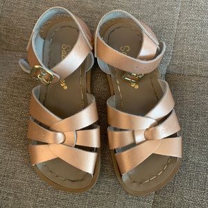 Saltwater Sandals - rose gold toddler size 10